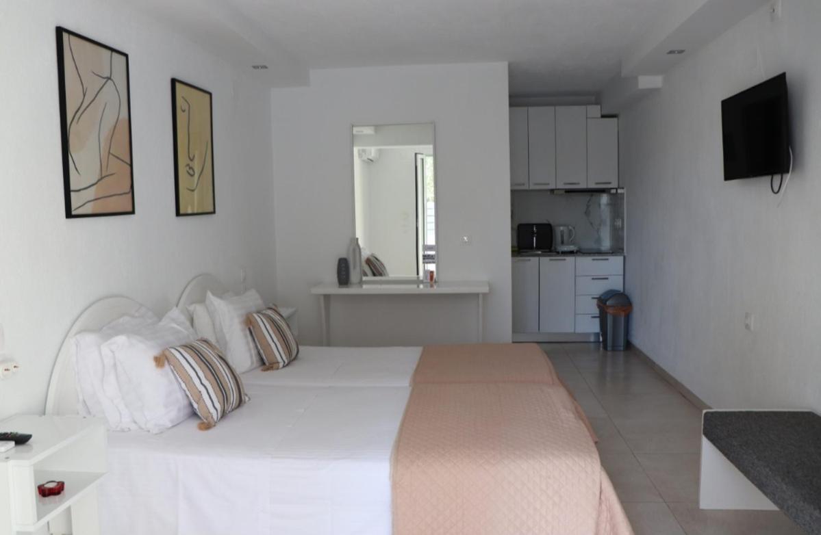 העיירה סקיאתוס Fiosal Apartments 1 מראה חיצוני תמונה